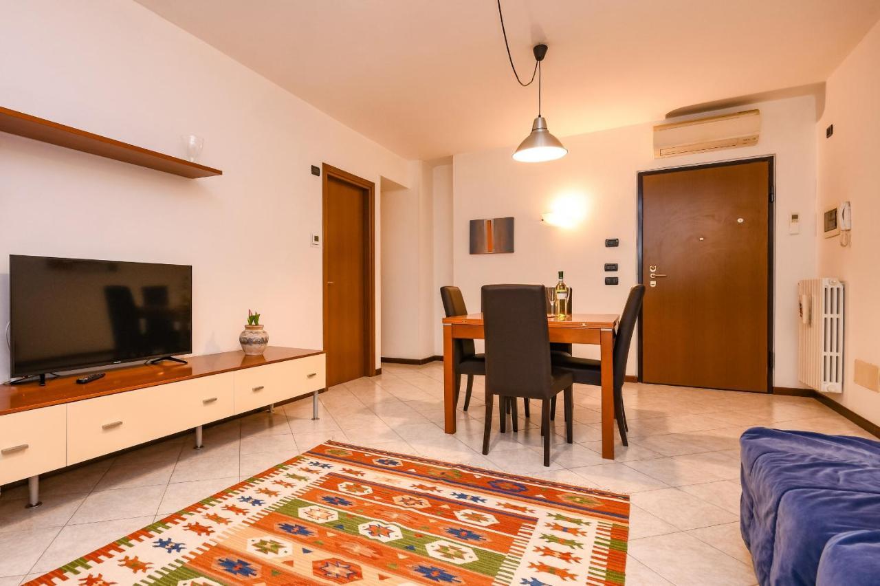 Desenzanoloft Yellow Apartment Десенцано дел Гарда Екстериор снимка