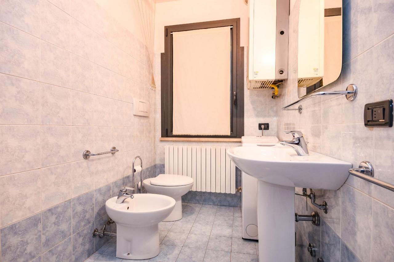 Desenzanoloft Yellow Apartment Десенцано дел Гарда Екстериор снимка