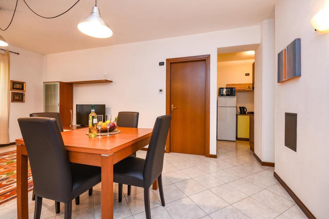 Desenzanoloft Yellow Apartment Десенцано дел Гарда Екстериор снимка